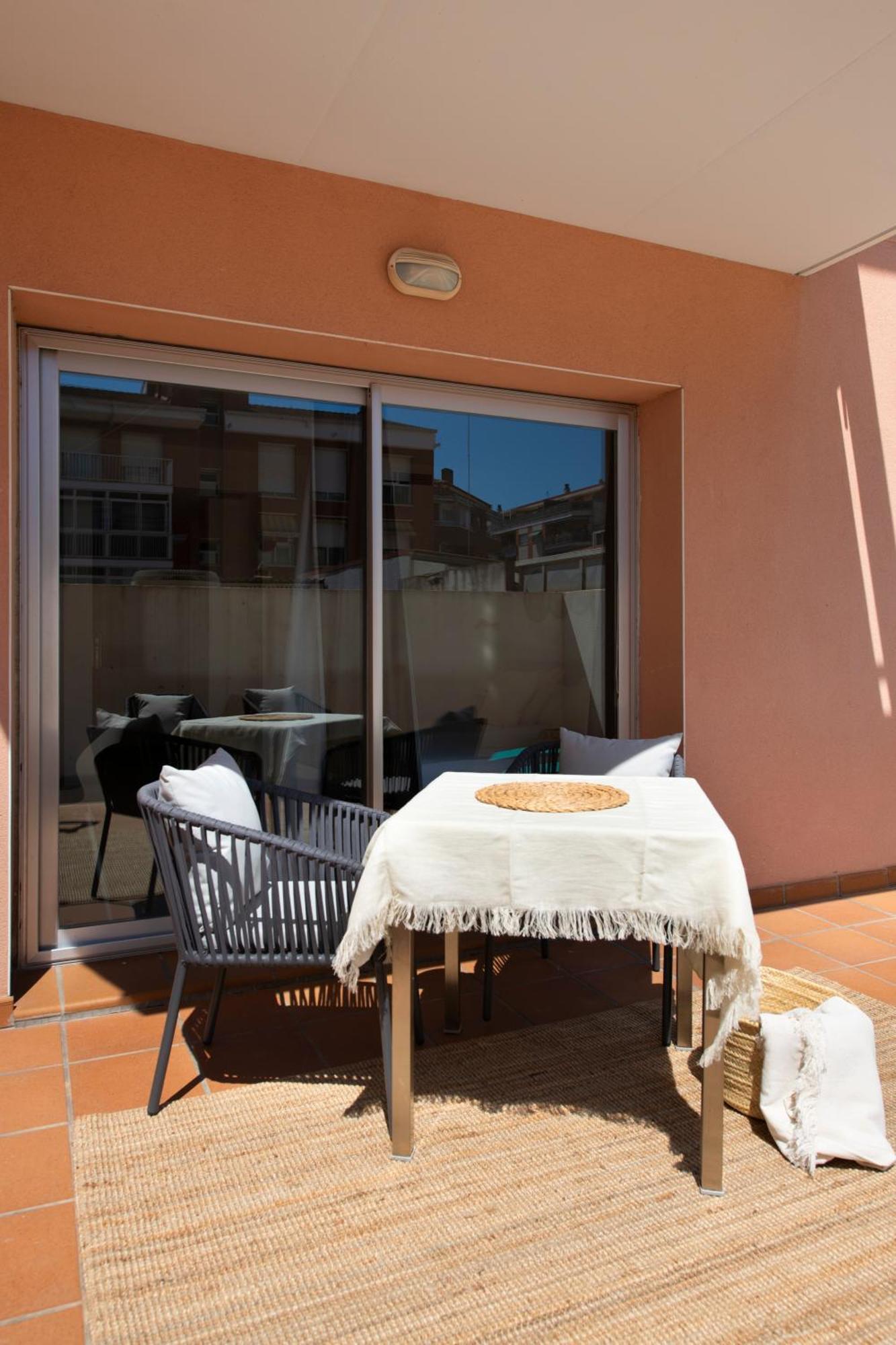 Aparthotel Centric Castelldefels Exterior photo