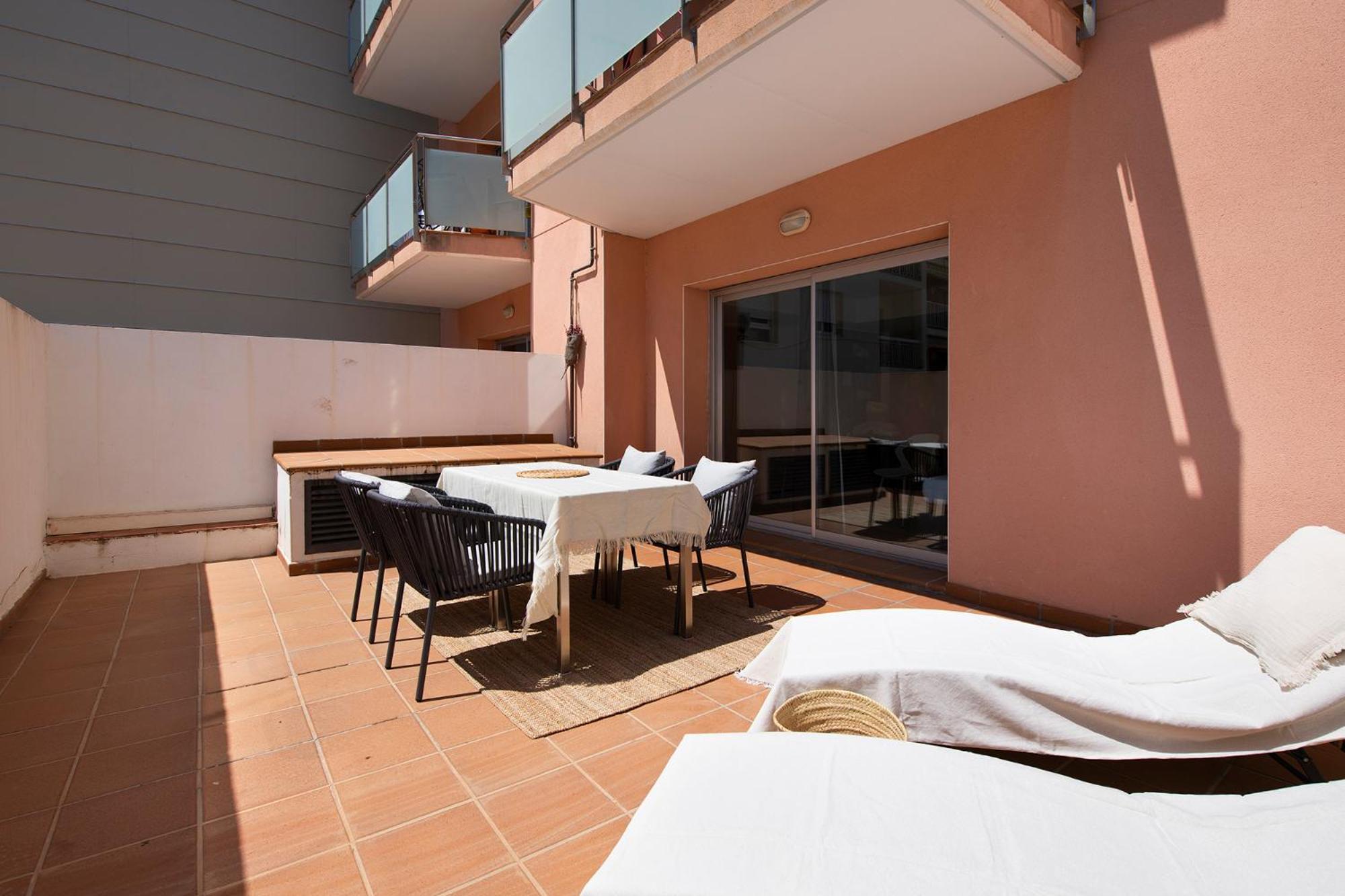 Aparthotel Centric Castelldefels Exterior photo